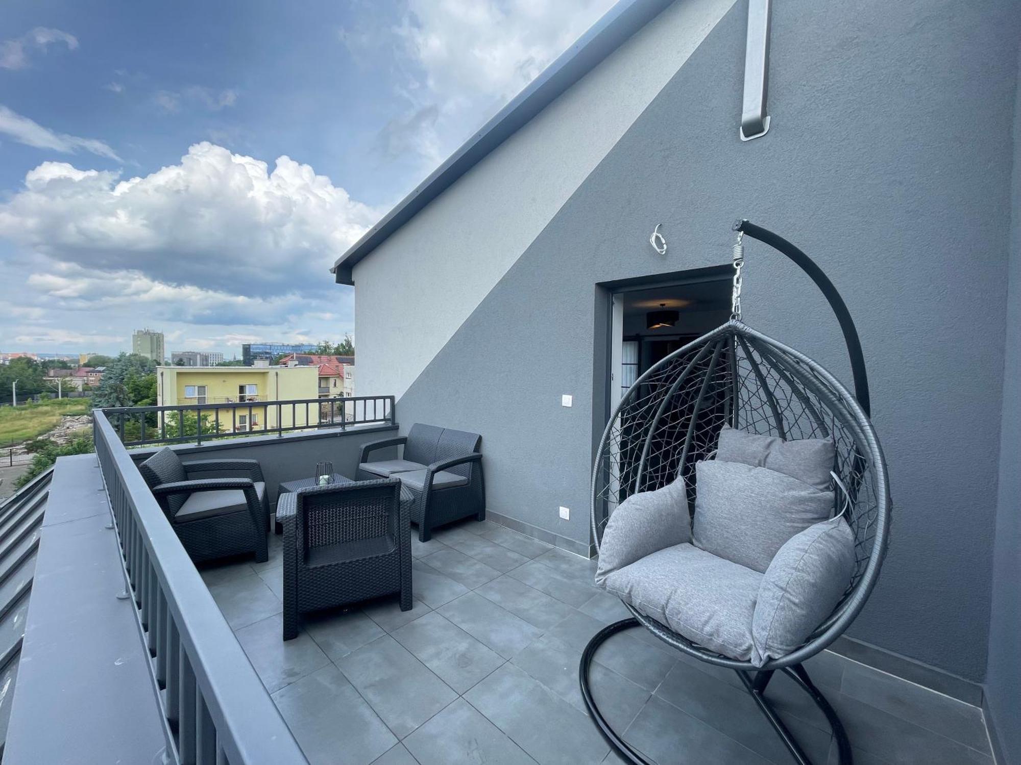 Near Sanktuarium Beautiful View And Free Parking Apartment Krakow Exterior photo